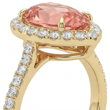 Afbeelding in Gallery-weergave laden, Perzikkleurige Saffier 2,8 Karaat Echte Peervormige Padparadscha Halo Pavé Ring 14K Geelgoud