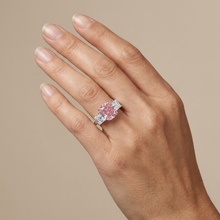 Afbeelding in Gallery-weergave laden, Jubileumring met roze diamant 4,5 karaat kussenslijpsel