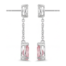 Afbeelding in Gallery-weergave laden, Lange druppeloorhangers met 2,5 karaat labgekweekte peervormige roze diamant in 14k witgoud