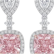 Afbeelding in Gallery-weergave laden, Roze diamanten oorhangers 5 karaat labgekweekt kussenvormige halo peervormige bovenzijde 14K witgoud