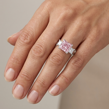 Afbeelding in Gallery-weergave laden, Roze diamanten verlovingsring 3,9 karaat prinsesslijpsel