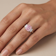 Afbeelding in Gallery-weergave laden, Roze Diamanten Verlovingsring 4 Karaat Smaragdslijpsel