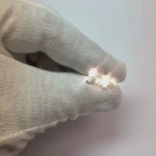 Video laden en afspelen in Gallery-weergave, 1 karaat Trilliant geslepen diamanten stud dames oorbel paar wit goud 14K