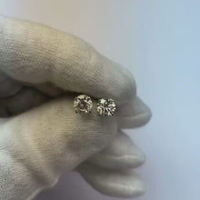 Video laden en afspelen in Gallery-weergave, 1,50 karaat diamanten studs