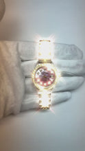 Video laden en afspelen in Gallery-weergave, Bourgondische diamanten wijzerplaat lunette roestvrij staal & gouden Jubilee armband Lady Rolex