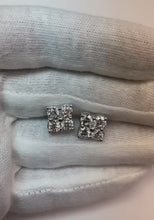 Video laden en afspelen in Gallery-weergave, 4 ct ronde diamanten dames oorknopjes 14k witgoud
