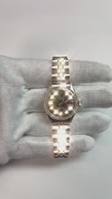 Video laden en afspelen in Gallery-weergave, Rolex roestvrij staal jubileum Datumjust dameshorloge met grijze diamanten wijzerplaat