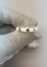 Video laden en afspelen in Gallery-weergave, 4.80 karaat ronde eeuwigheid band sieraden blauwe saffier wit goud 14k