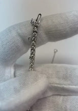 Video laden en afspelen in Gallery-weergave, 5 karaat ronde diamanten tennisarmband geel goud 14K