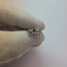 Video laden en afspelen in Gallery-weergave, Oorbel met diamanten studs ovaal 2 karaat