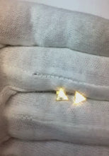 Video laden en afspelen in Gallery-weergave, 1 karaat Trilliant geslepen diamanten stud dames oorbel paar wit goud 14K