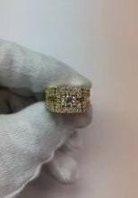 Video laden en afspelen in Gallery-weergave, Anello da uomo con diamante rotondo da 3 carati. oro bianco 14K