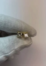Video laden en afspelen in Gallery-weergave, 1.8 Ct Princess Cut Dames Stud Earring 14K Wit Goud