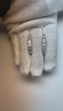 Video laden en afspelen in Gallery-weergave, Dames Princess Cut Diamond Hoop Earring massief goud 14K 6 karaat