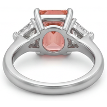 Afbeelding in Gallery-weergave laden, Driesteens ring met echte padparadschasaffier van 2,9 karaat, radiant- en witte trilliantgeslepen, 14-karaats goud