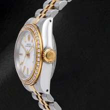 Afbeelding in Gallery-weergave laden, Rolex Oyster Perpetual 67193 26 mm Horloge met Witte Wijzerplaat met Streepindexen en Tweekleurige Jubilee-armband