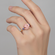 Afbeelding in Gallery-weergave laden, Antieke padparadscha saffier ring 4,8 karaat labgekweekt rond driesteens 14K Geelgoud