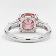 Afbeelding in Gallery-weergave laden, Drie-steens platina ring met echte ronde padparadschasaffier van 3,1 karaat en witte baguettes
