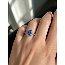 Afbeelding in Gallery-weergave laden, smaragd geslepen blauwe saffier halo ring met diamant 4,25 karaat
