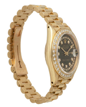 Afbeelding in Gallery-weergave laden, zwarte snaar diamanten wijzerplaat Rolex voorzitter horloge Datumjust diamanten rand