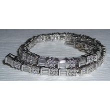 Afbeelding in Gallery-weergave laden, 10 karaat diamanten tennisarmband witgouden baguettes