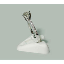 Afbeelding in Gallery-weergave laden, 1,35 karaat ronde diamanten jubileumring 14K witgoud - harrychadent.nl