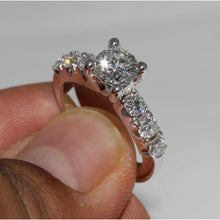 Afbeelding in Gallery-weergave laden, 1,85 karaat diamanten verlovingsring wit goud