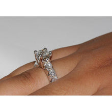 Afbeelding in Gallery-weergave laden, 1,85 karaat diamanten verlovingsring wit goud