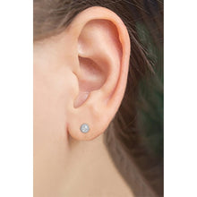 Afbeelding in Gallery-weergave laden, 1.5 ct bezel set F Vs1 ronde diamanten oorknopjes wit goud - harrychadent.nl