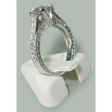 Afbeelding in Gallery-weergave laden, 1.75 ct ronde diamanten witgouden solitaire ring met accenten