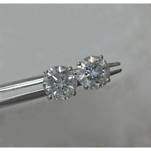 Afbeelding in Gallery-weergave laden, 2 karaat diamanten ronde Stud Solitaire oorbellen 14K witgoud - harrychadent.nl