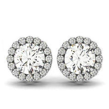 Afbeelding in Gallery-weergave laden, 2,10 karaat d vvs1 ronde diamanten witgoud 14k studs paar halo oorbellen