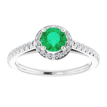 Afbeelding in Gallery-weergave laden, 2.50 karaat ring rond halo groen smaragd wit goud 14k