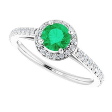 Afbeelding in Gallery-weergave laden, 2.50 karaat ring rond halo groen smaragd wit goud 14k