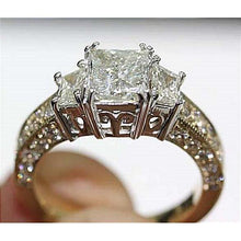 Afbeelding in Gallery-weergave laden, 2.75 karaat drie stenen diamanten ring met accenten tweekleurig 14K - harrychadent.nl