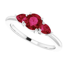 Afbeelding in Gallery-weergave laden, 3 Stone Ruby Ring 1,50 karaat Prong Setting Dames sieraden - harrychadent.nl