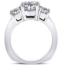 Afbeelding in Gallery-weergave laden, 3 karaat diamanten drie stenen verlovingsring wit goud - harrychadent.nl