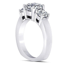 Afbeelding in Gallery-weergave laden, 3 karaat diamanten drie stenen verlovingsring wit goud - harrychadent.nl