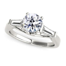 Afbeelding in Gallery-weergave laden, 3 stenen stokbrood & ronde oude mijnwerker diamanten ring 2,50 karaat - harrychadent.nl