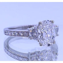 Afbeelding in Gallery-weergave laden, 3.50 karaat ovale 4 diamanten jubileum ring 3 steen wit goud 14K - harrychadent.nl