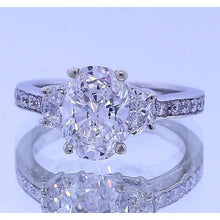 Afbeelding in Gallery-weergave laden, 3.50 karaat ovale 4 diamanten jubileum ring 3 steen wit goud 14K - harrychadent.nl