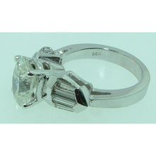 Afbeelding in Gallery-weergave laden, 4,01 ct. Ovaal & Baguette Diamant 3 Stenen Verlovingsring Witgoud - harrychadent.nl