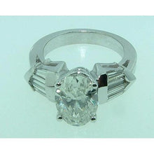 Afbeelding in Gallery-weergave laden, 4,01 ct. Ovaal & Baguette Diamant 3 Stenen Verlovingsring Witgoud - harrychadent.nl