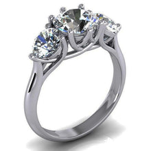 Afbeelding in Gallery-weergave laden, 4,51 karaat ronde 3 stenen diamanten verlovingsring Trellis stijl - harrychadent.nl
