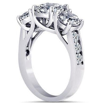 Afbeelding in Gallery-weergave laden, 4.31 karaat ronde diamanten 3 stenen stijl trouwdag ring - harrychadent.nl