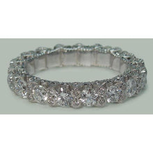 Afbeelding in Gallery-weergave laden, 4.68 karaat ronde briljante diamanten eeuwigheid band wit goud 14K - harrychadent.nl