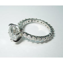 Afbeelding in Gallery-weergave laden, 5,26 karaat diamanten eeuwigheid verlovingsring wit goud 14K - harrychadent.nl