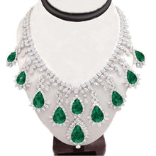 Afbeelding in Gallery-weergave laden, Grote groene smaragd en witte Diamanten 228,35 karaat ketting Nieuw - harrychadent.nl