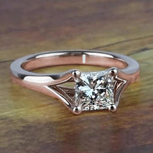 Afbeelding in Gallery-weergave laden, Rose Gold 14K 1 karaat prinses geslepen diamanten verlovingsring met gespleten schacht - harrychadent.nl