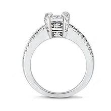 Afbeelding in Gallery-weergave laden, solitaire ring met prinses geslepen diamanten 2.20 ct. Met accenten - harrychadent.nl